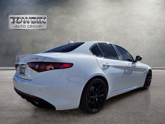 2018 Alfa Romeo Giulia Ti - White exterior view 4