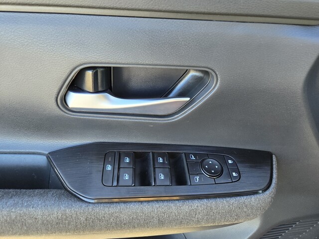 2025 Nissan Kicks SV - Super Black exterior view 17