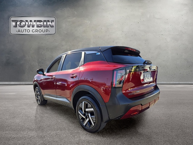 2025 Nissan Kicks SV - Super Black exterior view 6