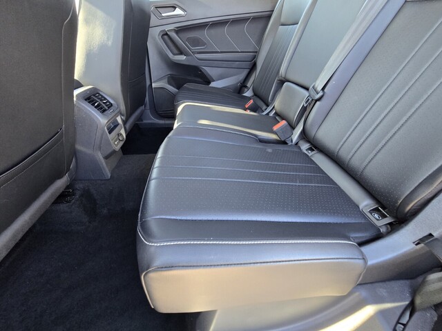 2024 Volkswagen Tiguan 2.0T SE - Pure White exterior view 11