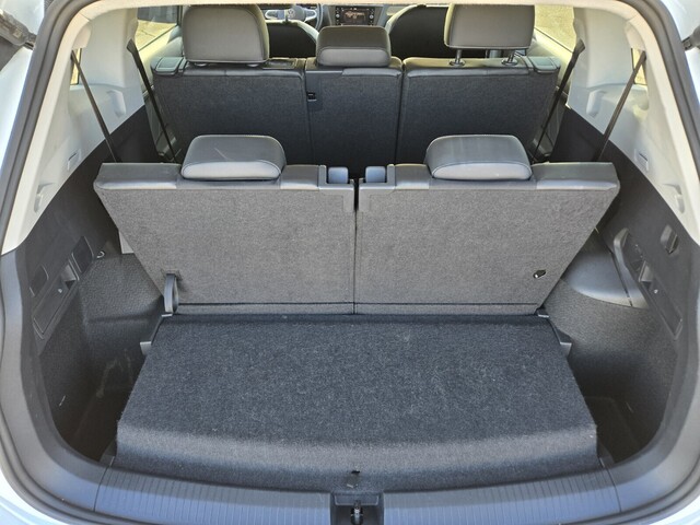 2024 Volkswagen Tiguan 2.0T SE - Pure White exterior view 13