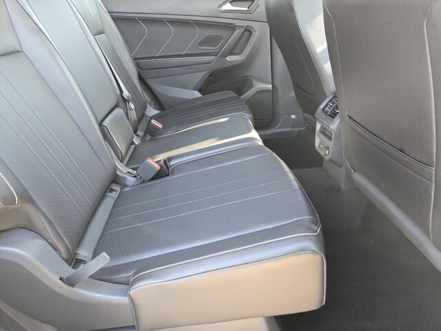 2024 Volkswagen Tiguan 2.0T SE - Pure White exterior view 14