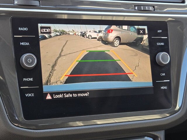 2024 Volkswagen Tiguan 2.0T SE - Pure White exterior view 19