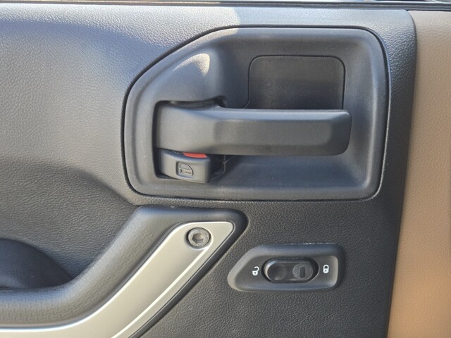 2013 Jeep Wrangler Unlimited Rubicon - Commando Green exterior view 16