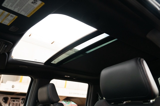 2025 Ford F-150 Raptor - White Metallic exterior view 20