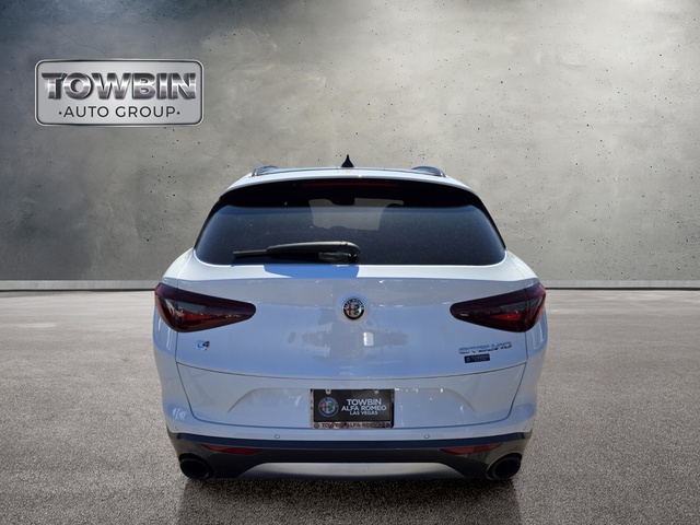 2022 Alfa Romeo Stelvio Ti - White exterior view 5