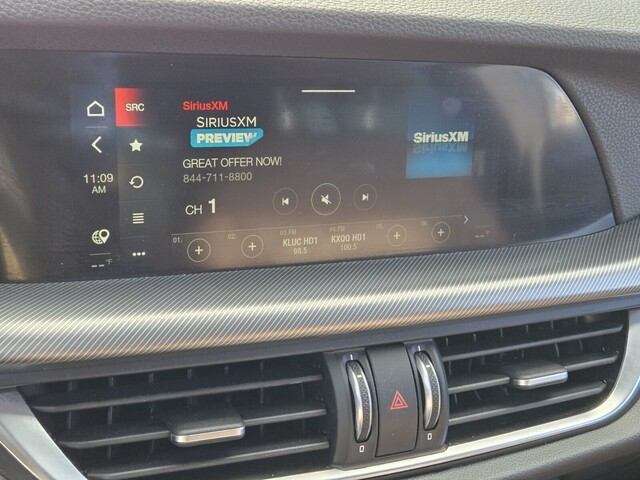 2024 Alfa Romeo Stelvio Ti - Milano White exterior view 17