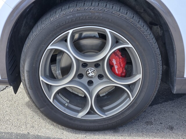 2024 Alfa Romeo Stelvio Ti - Milano White exterior view 9