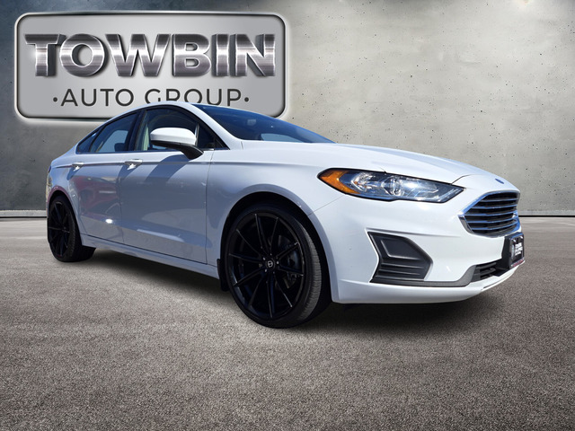 2019 Ford Fusion SE - Oxford White exterior view 2