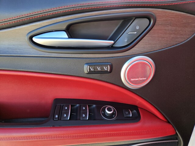 2020 Alfa Romeo Stelvio Ti - Alfa White exterior view 17