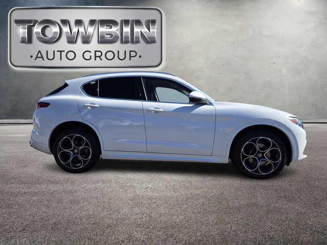 2020 Alfa Romeo Stelvio Ti - Alfa White exterior view 3