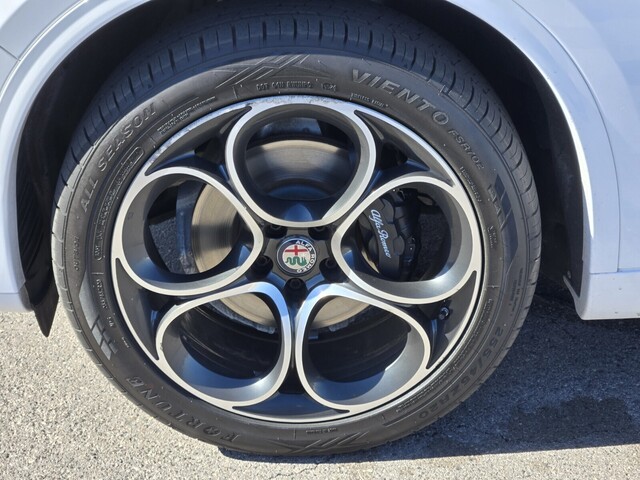 2020 Alfa Romeo Stelvio Ti - Alfa White exterior view 9