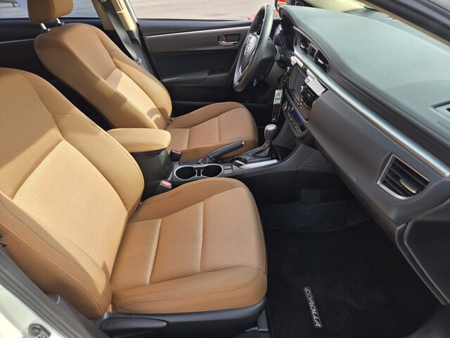 2014 Toyota Corolla LE - Super White exterior view 15