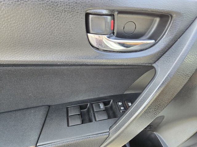 2014 Toyota Corolla LE - Super White exterior view 16