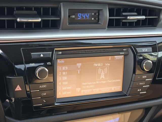 2014 Toyota Corolla LE - Super White exterior view 17