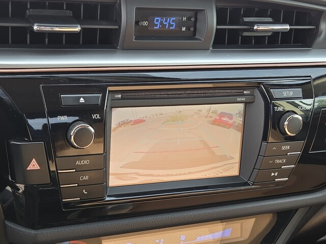 2014 Toyota Corolla LE - Super White exterior view 18