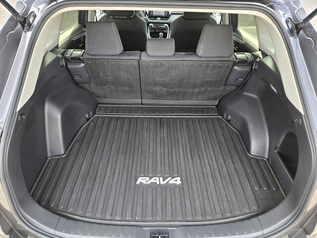 2021 Toyota RAV4 LE - Magnetic Gray Metallic exterior view 13