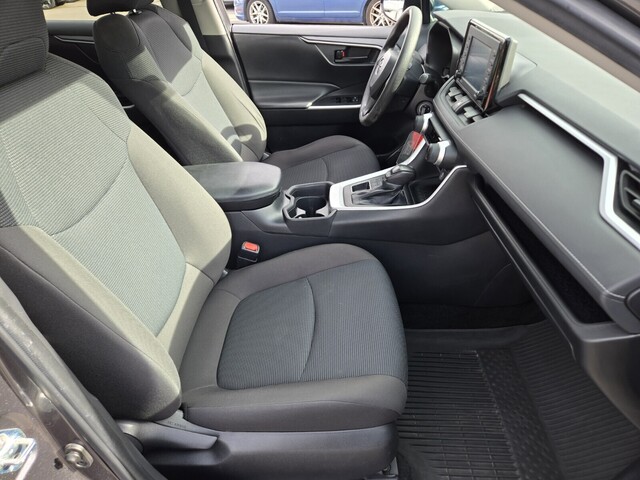 2021 Toyota RAV4 LE - Magnetic Gray Metallic exterior view 15