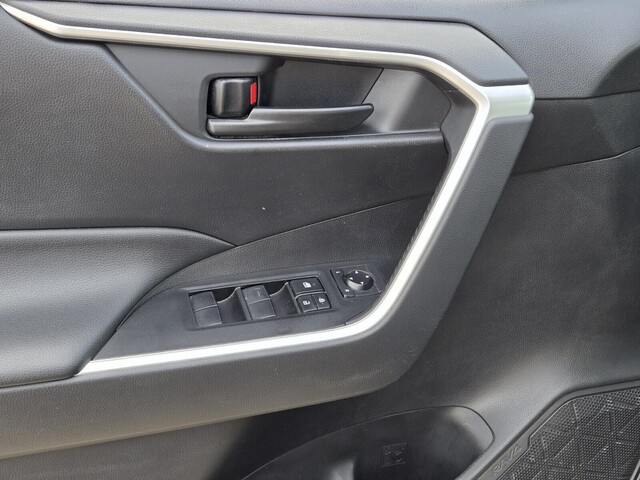 2021 Toyota RAV4 LE - Magnetic Gray Metallic exterior view 17
