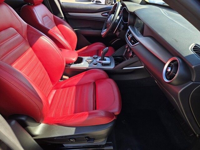 2022 Alfa Romeo Stelvio Veloce - Black Metallic exterior view 15