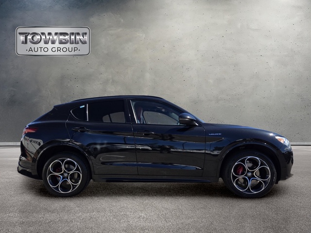 2022 Alfa Romeo Stelvio Veloce - Black Metallic exterior view 3
