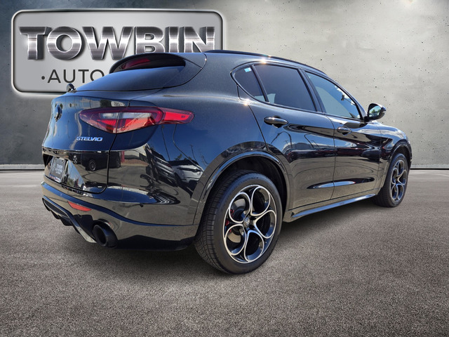 2022 Alfa Romeo Stelvio Veloce - Black Metallic exterior view 4