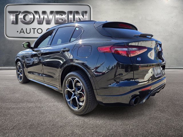 2022 Alfa Romeo Stelvio Veloce - Black Metallic exterior view 6