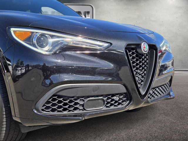 2022 Alfa Romeo Stelvio Veloce - Black Metallic exterior view 8