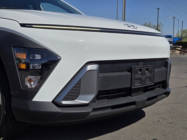 2025 Hyundai Kona SEL - White exterior view 8