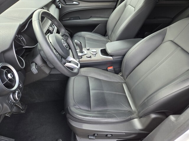 2022 Alfa Romeo Stelvio Ti - White exterior view 10