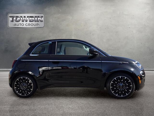 2024 Fiat 500e Battery Electric - Tuxedo Black exterior view 3