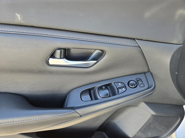 2022 Nissan Sentra SV - Brilliant Silver Metallic exterior view 17