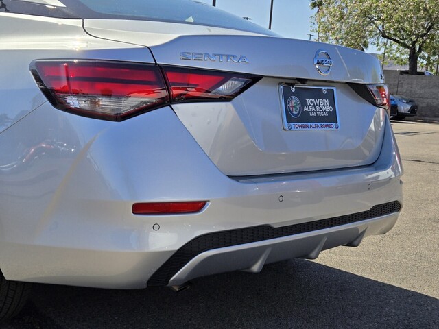2022 Nissan Sentra SV - Brilliant Silver Metallic exterior view 5