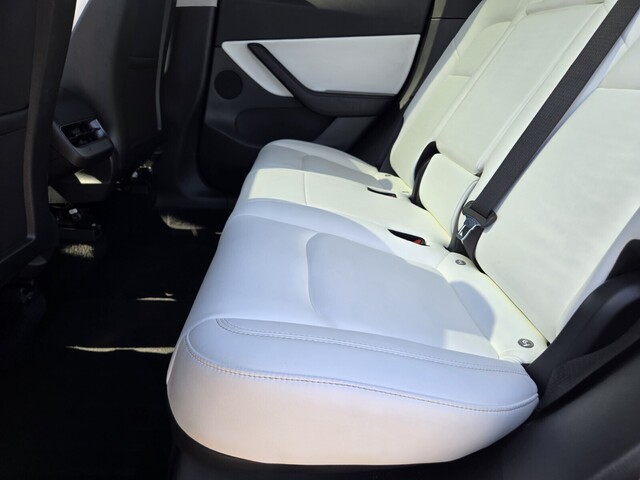 2021 Tesla Model Y Long Range - Deep Blue Metallic exterior view 11