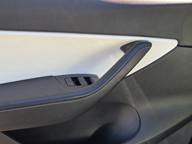 2021 Tesla Model Y Long Range - Deep Blue Metallic exterior view 17
