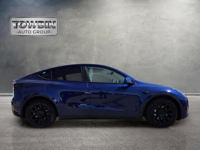2021 Tesla Model Y Long Range - Deep Blue Metallic exterior view 3