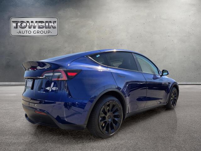 2021 Tesla Model Y Long Range - Deep Blue Metallic exterior view 4