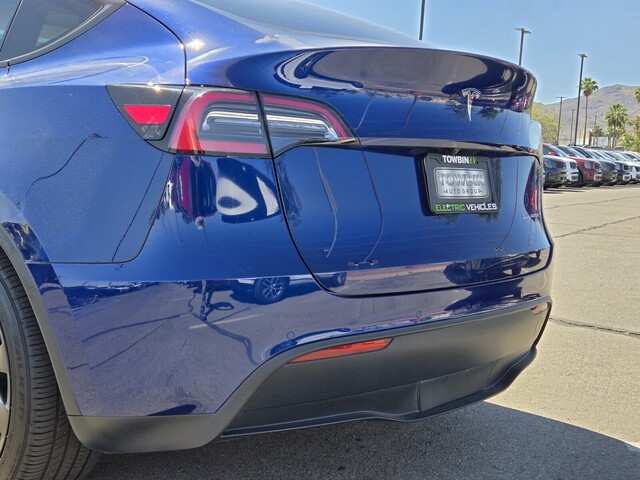 2021 Tesla Model Y Long Range - Deep Blue Metallic exterior view 5
