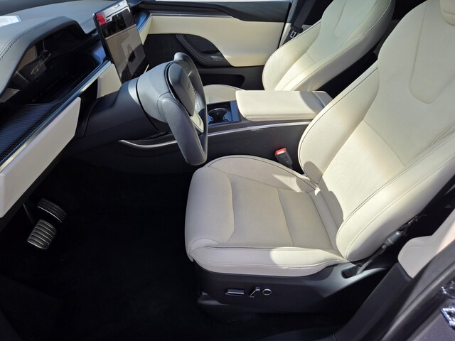 2022 Tesla Model X Plaid - Midnight Silver Metallic exterior view 10