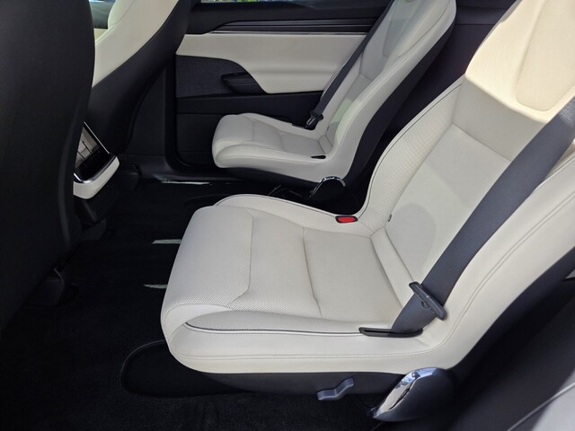 2022 Tesla Model X Plaid - Midnight Silver Metallic exterior view 11
