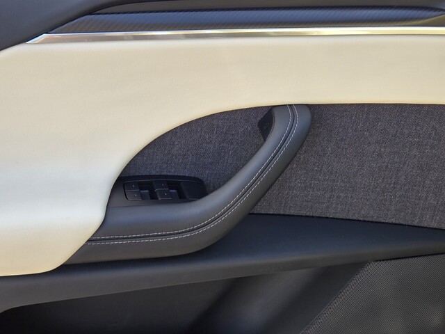 2022 Tesla Model X Plaid - Midnight Silver Metallic exterior view 17