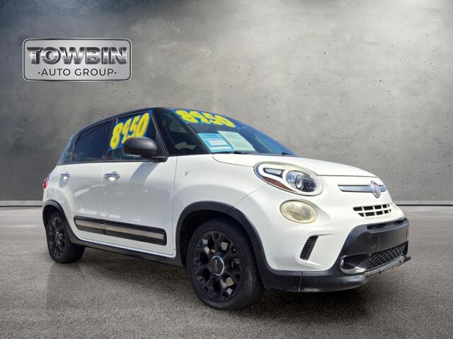2015 Fiat 500L Trekking - White exterior view 2