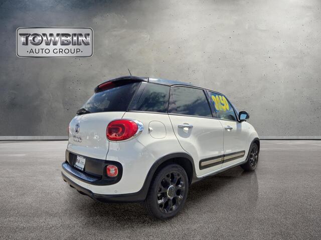 2015 Fiat 500L Trekking - White exterior view 4