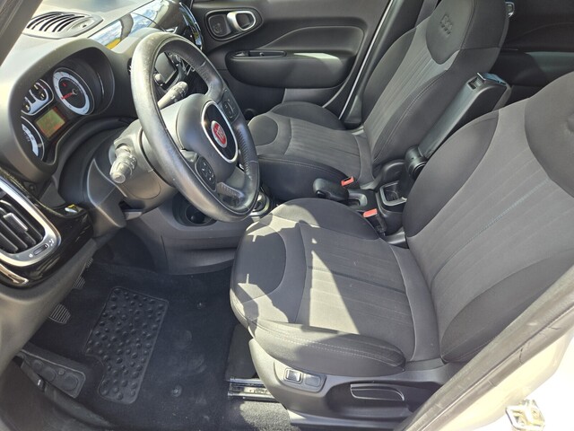 2015 Fiat 500L Trekking - White exterior view 9
