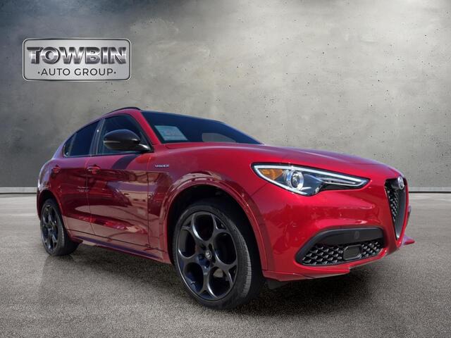 2023 Alfa Romeo Stelvio Veloce - Rosso Etna exterior view 2