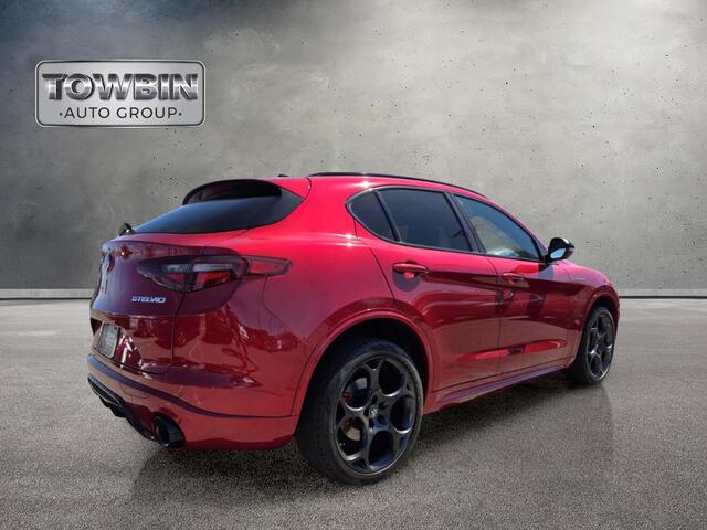 2023 Alfa Romeo Stelvio Veloce - Rosso Etna exterior view 4