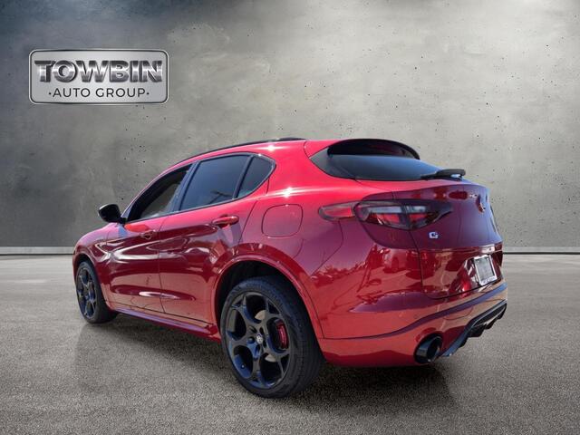 2023 Alfa Romeo Stelvio Veloce - Rosso Etna exterior view 6