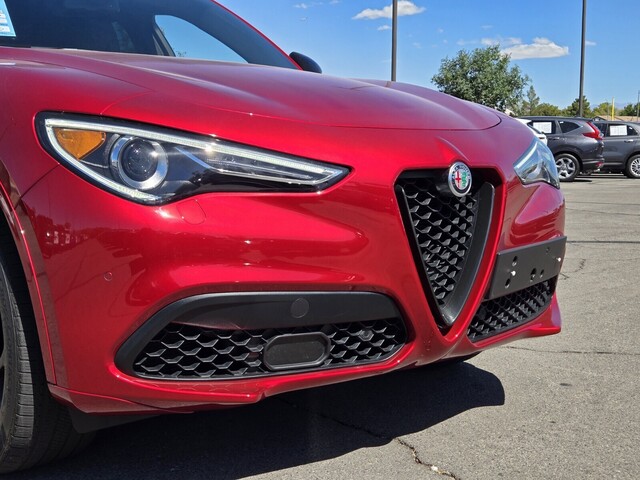 2023 Alfa Romeo Stelvio Veloce - Rosso Etna exterior view 8