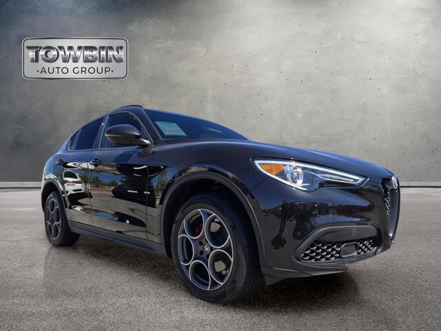 2023 Alfa Romeo Stelvio Sprint - Black Metallic exterior view 2