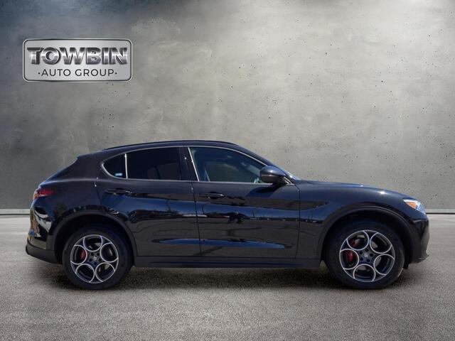 2023 Alfa Romeo Stelvio Sprint - Black Metallic exterior view 3